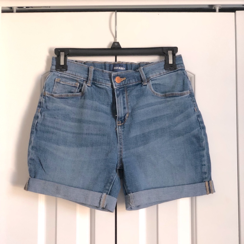 Medium wash jean shorts